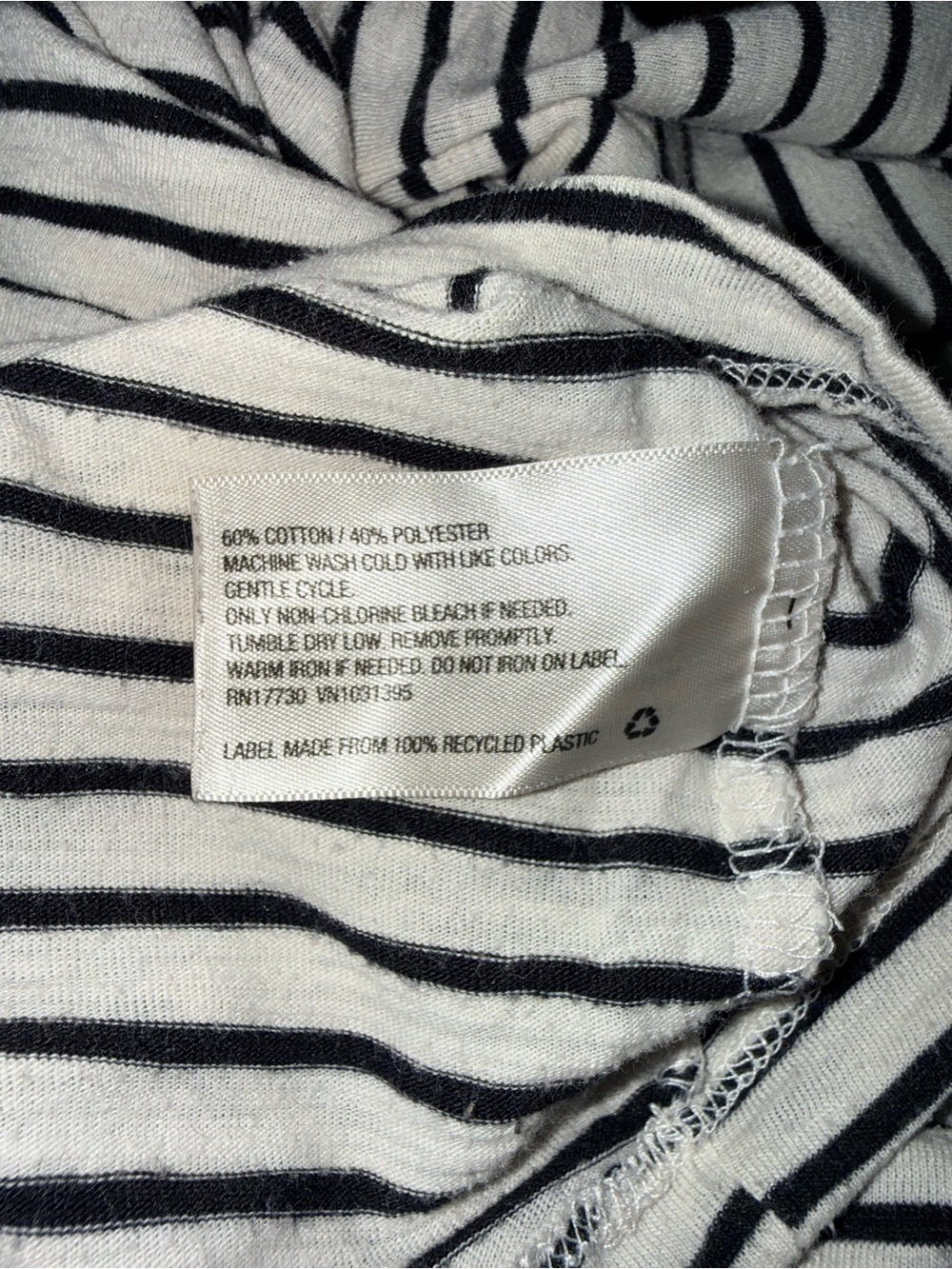 Mossimo Supply Co Tee - Picture 4 of 4